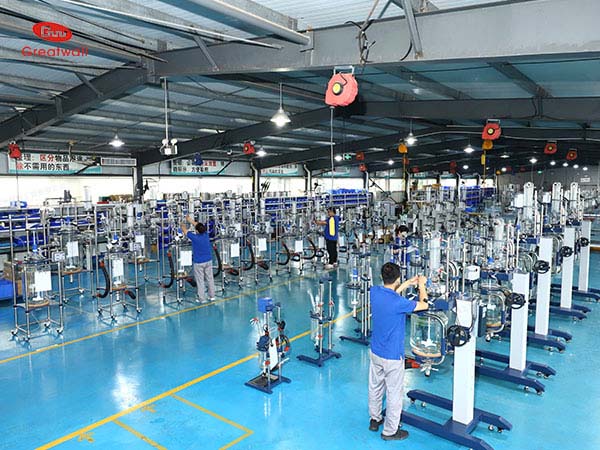 長城科工貿玻璃反應釜生產廠家車間