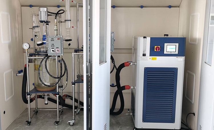 玻璃反應釜與制冷加熱系統配套